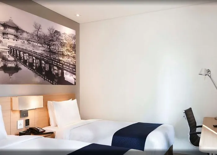 Travelodge Myeongdong Euljiro Hotel 3*