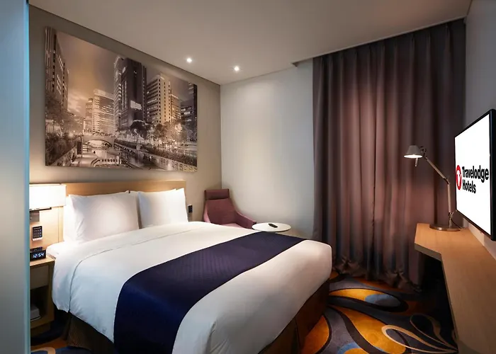 Hotel Travelodge Myeongdong Euljiro 3*