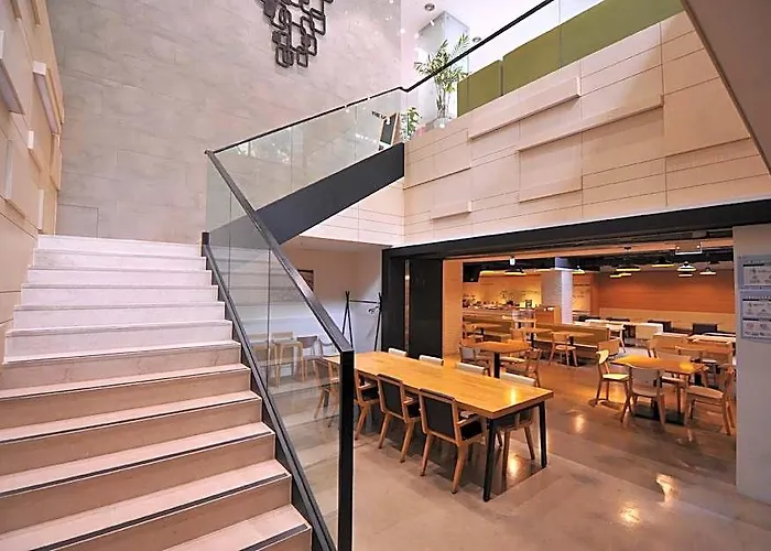 Travelodge Myeongdong Euljiro 3*